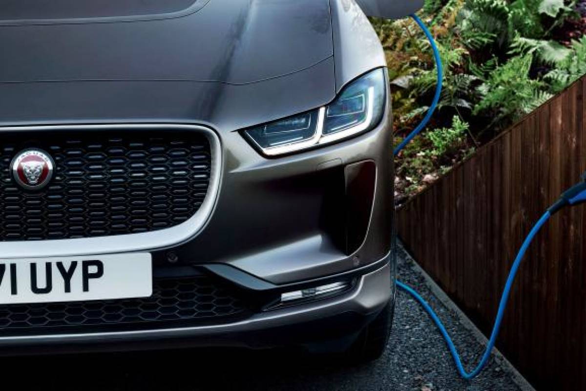 Electric cars get extra sparkle from tax breaks